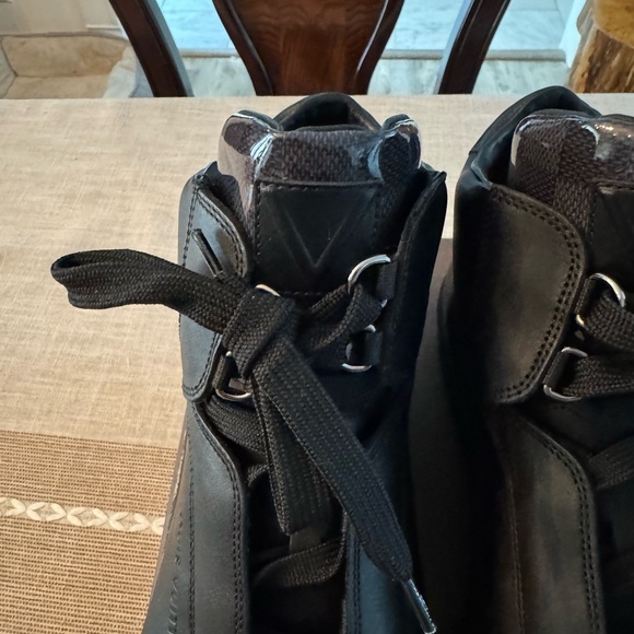 Louis Vuitton **Brand New** Souliers sneakers 10.5LV 11.5us mens - Picture 3 of 15